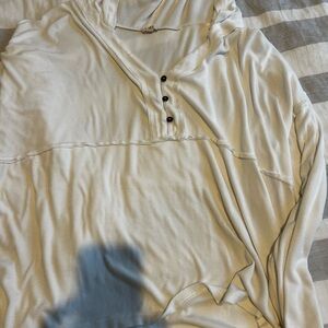 Women’s white long sleeve casual top